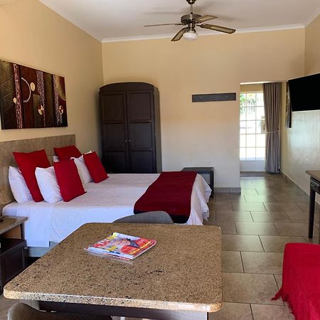 Auberge Guest Lodge Mbombela ภายนอก รูปภาพ